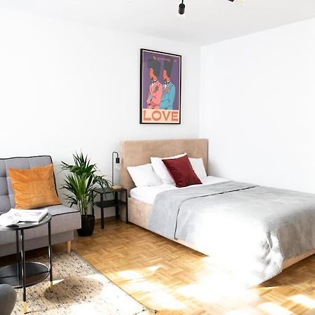 Oomph Warsaw Center Well Designed Apartment With Balcony Exterior foto